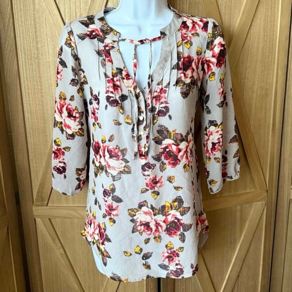 Princess Vera Wang Floral 3/4 Sleeve Vneck Blouse Size XS